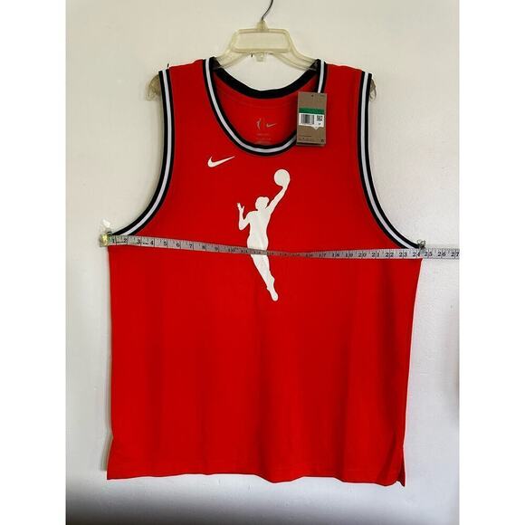 Team 13 Courtside
Nike Dri-FIT WNBA Tank size XL MEN - Picture 11 of 13
